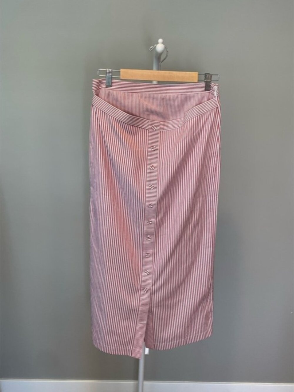 Aqua Red and White Stripe Faux Double Layer Button-Front Midi Skirt - Small NWT